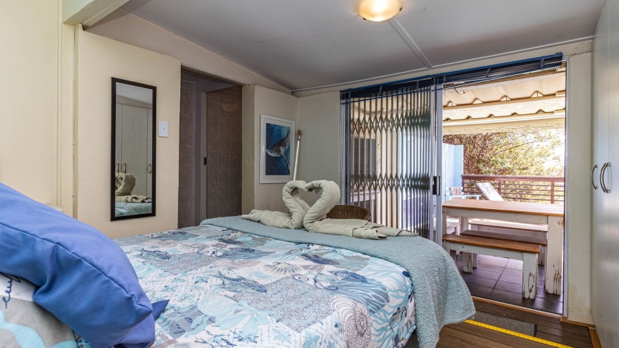 4 Bedroom Property for Sale in Perlemoenbaai Western Cape